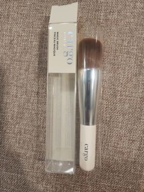 Cargo White Handle Makeup Brush with Brown Bristles